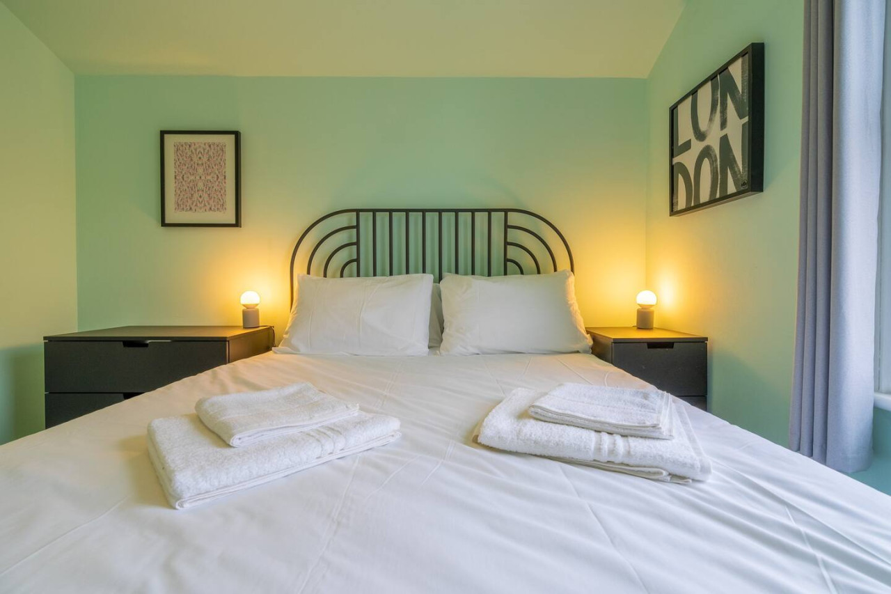 Broadstairs | ColourPop 5 Bed House | Parking | Beach/Bars 2 min in 28 York Street - Property image 64 - VivreStays