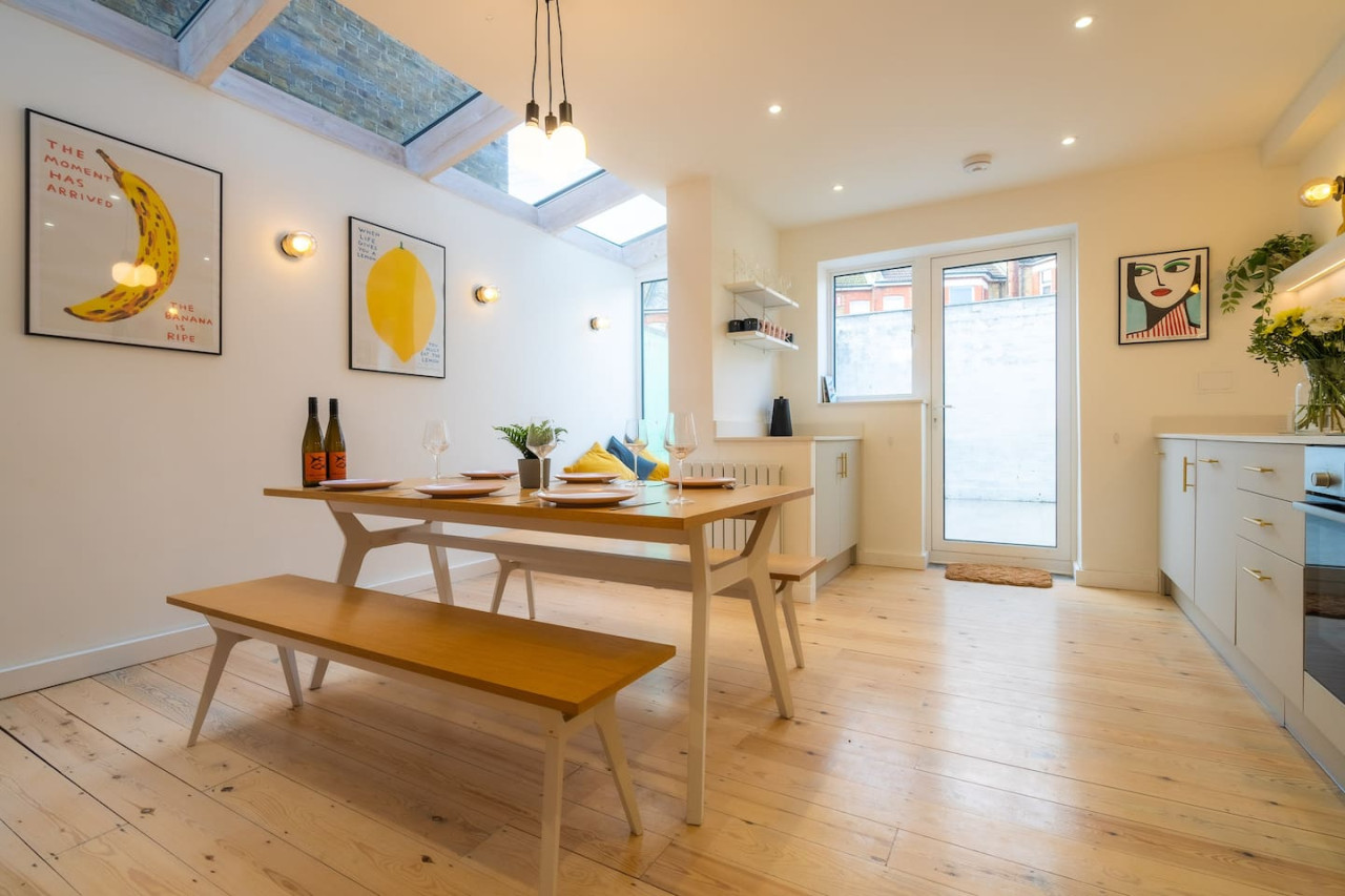 Broadstairs | ColourPop 5 Bed House | Parking | Beach/Bars 2 min in 28 York Street - Property image 19 - VivreStays