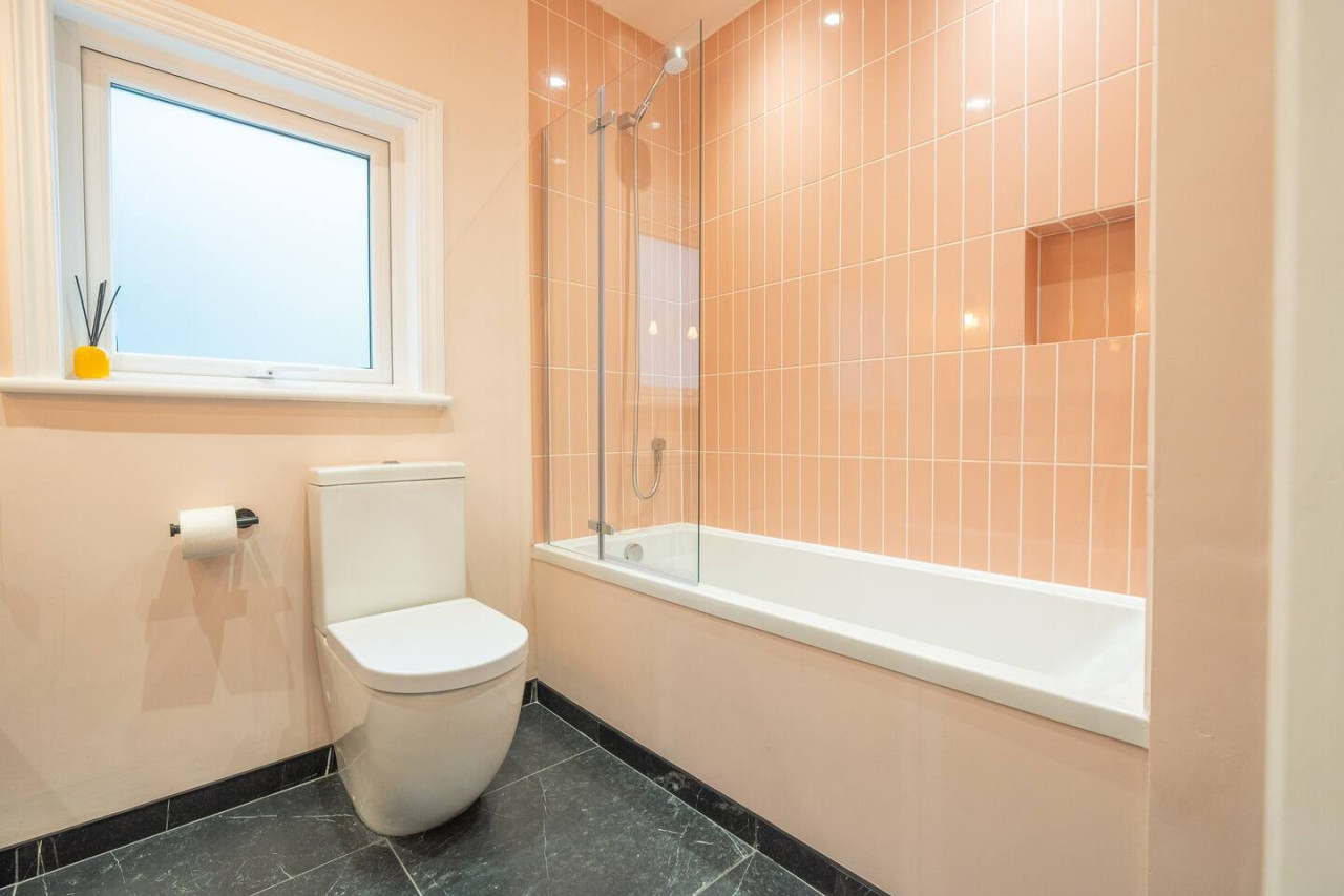 Broadstairs | ColourPop 5 Bed House | Parking | Beach/Bars 2 min in 28 York Street - Property image 61 - VivreStays