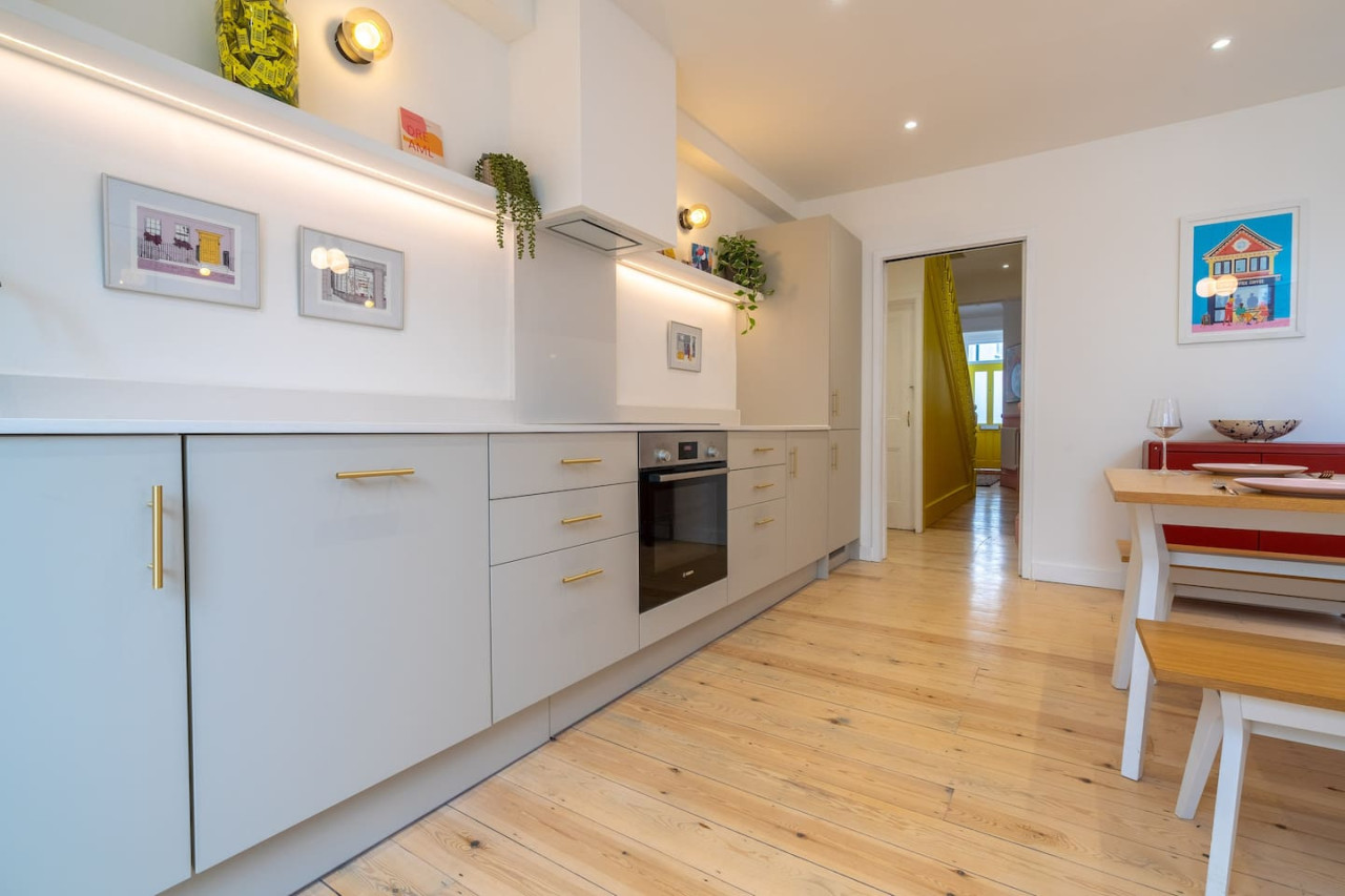 Broadstairs | ColourPop 5 Bed House | Parking | Beach/Bars 2 min in 28 York Street - Property image 22 - VivreStays