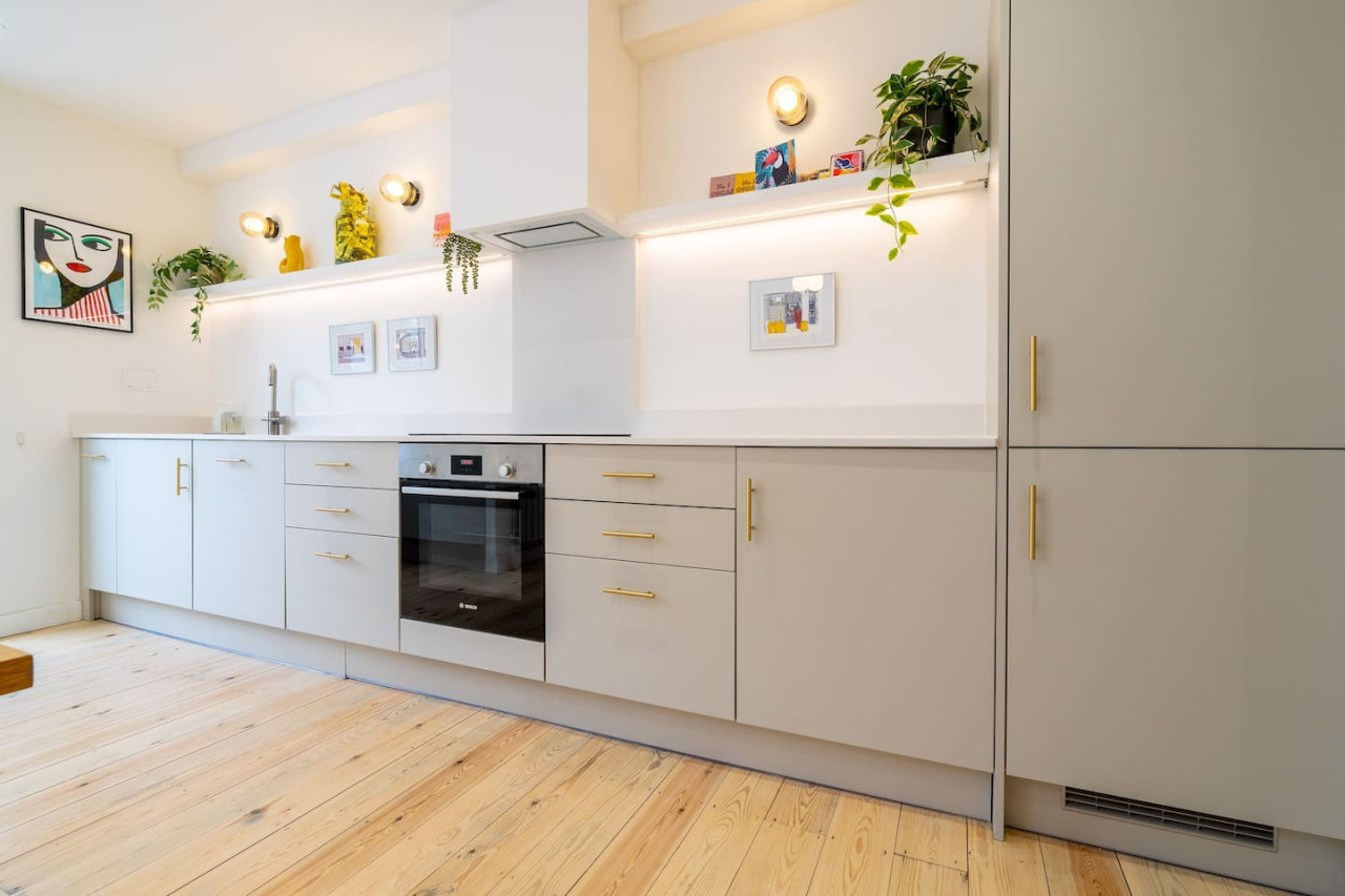 Broadstairs | ColourPop 5 Bed House | Parking | Beach/Bars 2 min in 28 York Street - Property image 25 - VivreStays