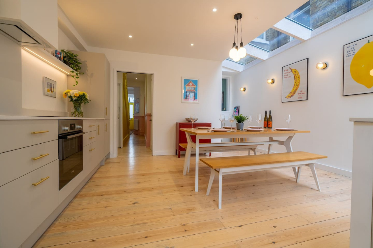Broadstairs | ColourPop 5 Bed House | Parking | Beach/Bars 2 min in 28 York Street - Property image 16 - VivreStays