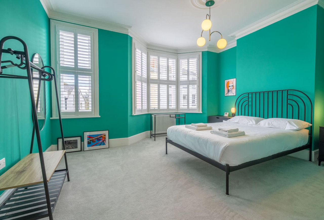 Broadstairs | ColourPop 5 Bed House | Parking | Beach/Bars 2 min in 28 York Street - Property image 34 - VivreStays