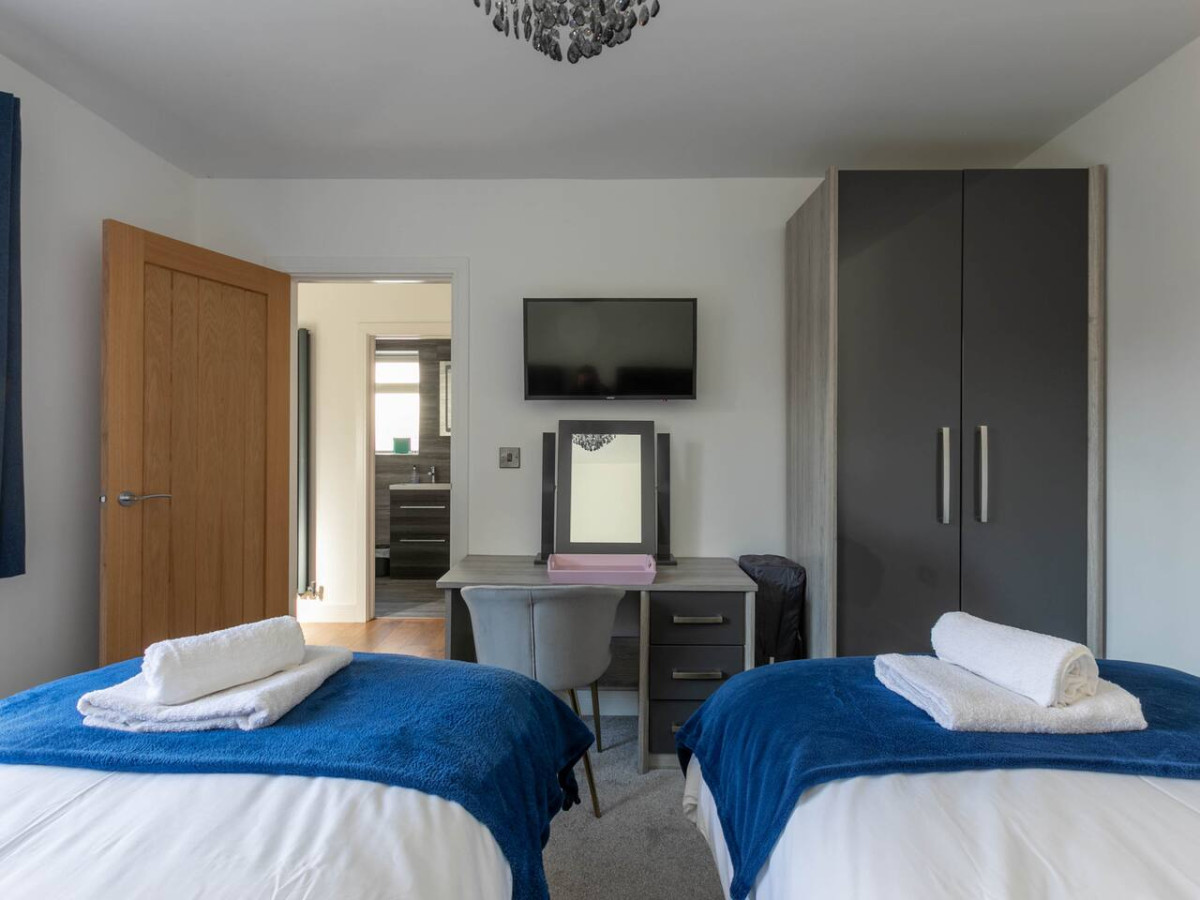 Broadstairs | Family Bungalow | Huge Kitchen | Parking | Quiet Cul-de-Sac in 14 Saint James Avenue - Property image 18 - VivreStays