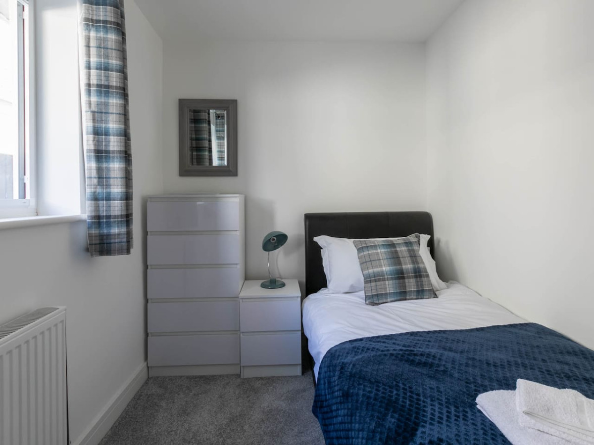 Broadstairs | Family Bungalow | Huge Kitchen | Parking | Quiet Cul-de-Sac in 14 Saint James Avenue - Property image 21 - VivreStays