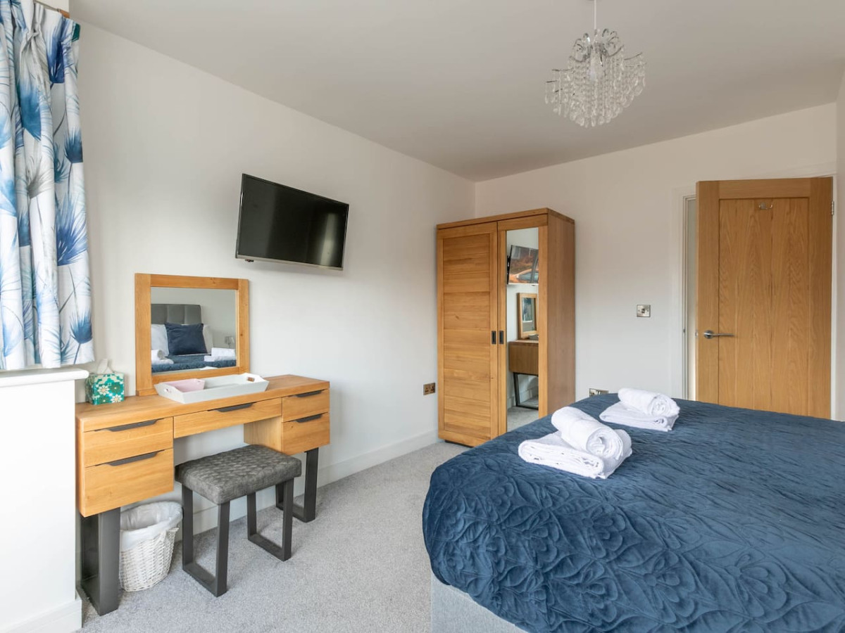 Broadstairs | Family Bungalow | Huge Kitchen | Parking | Quiet Cul-de-Sac in 14 Saint James Avenue - Property image 13 - VivreStays