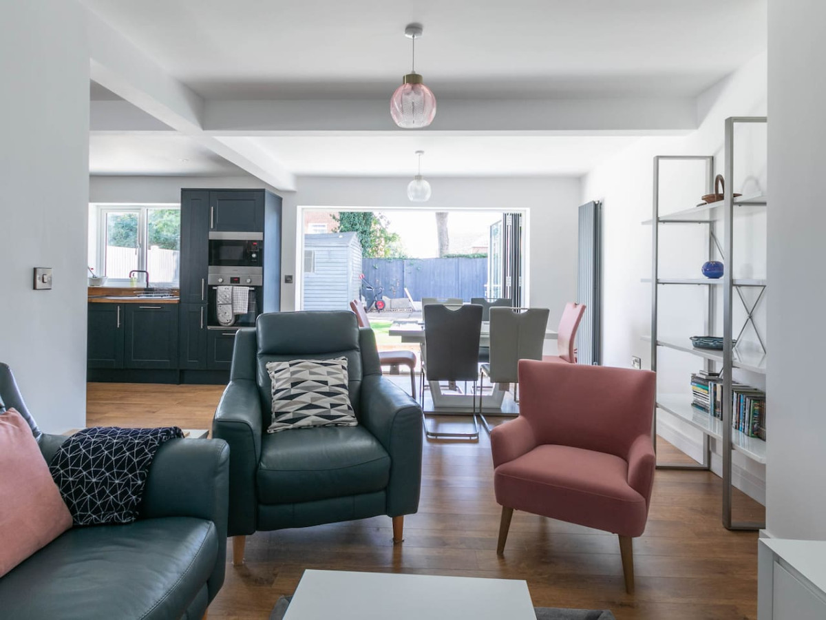 Broadstairs | Family Bungalow | Huge Kitchen | Parking | Quiet Cul-de-Sac in 14 Saint James Avenue - Property image 12 - VivreStays