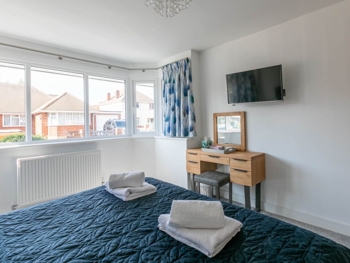 Broadstairs | Family Bungalow | Huge Kitchen | Parking | Quiet Cul-de-Sac in 14 Saint James Avenue - Property image 16 - VivreStays
