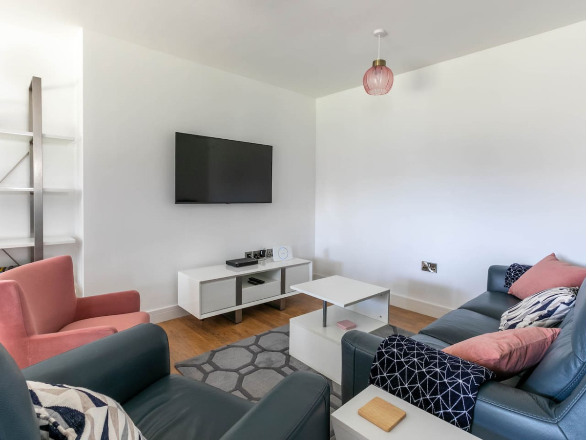 Broadstairs | Family Bungalow | Huge Kitchen | Parking | Quiet Cul-de-Sac in 14 Saint James Avenue - Property image 6 - VivreStays