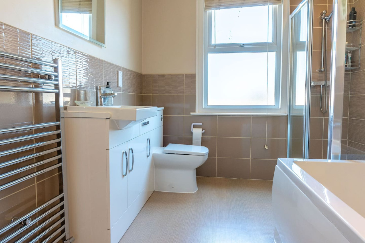 Ramsgate | Elegant Georgian Home | Harbour | Beach in 38 Addington Street - Property image 18 - VivreStays