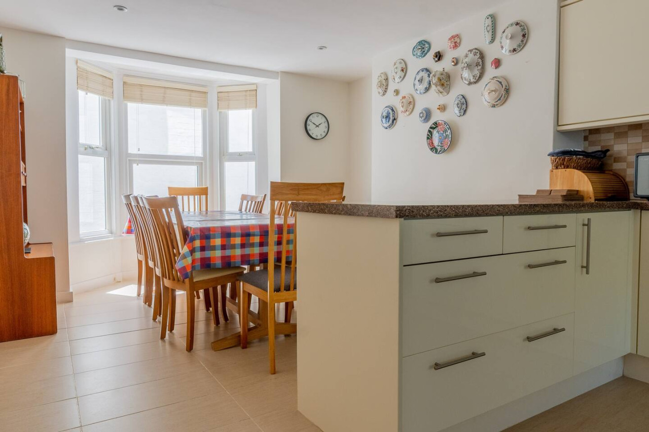Ramsgate | Elegant Georgian Home | Harbour | Beach in 38 Addington Street - Property image 10 - VivreStays