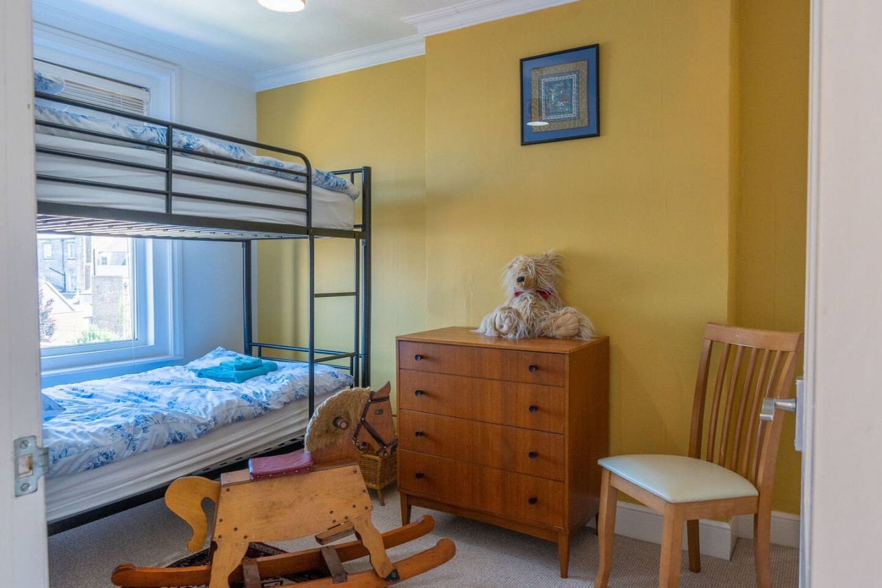 Ramsgate | Elegant Georgian Home | Harbour | Beach in 38 Addington Street - Property image 20 - VivreStays