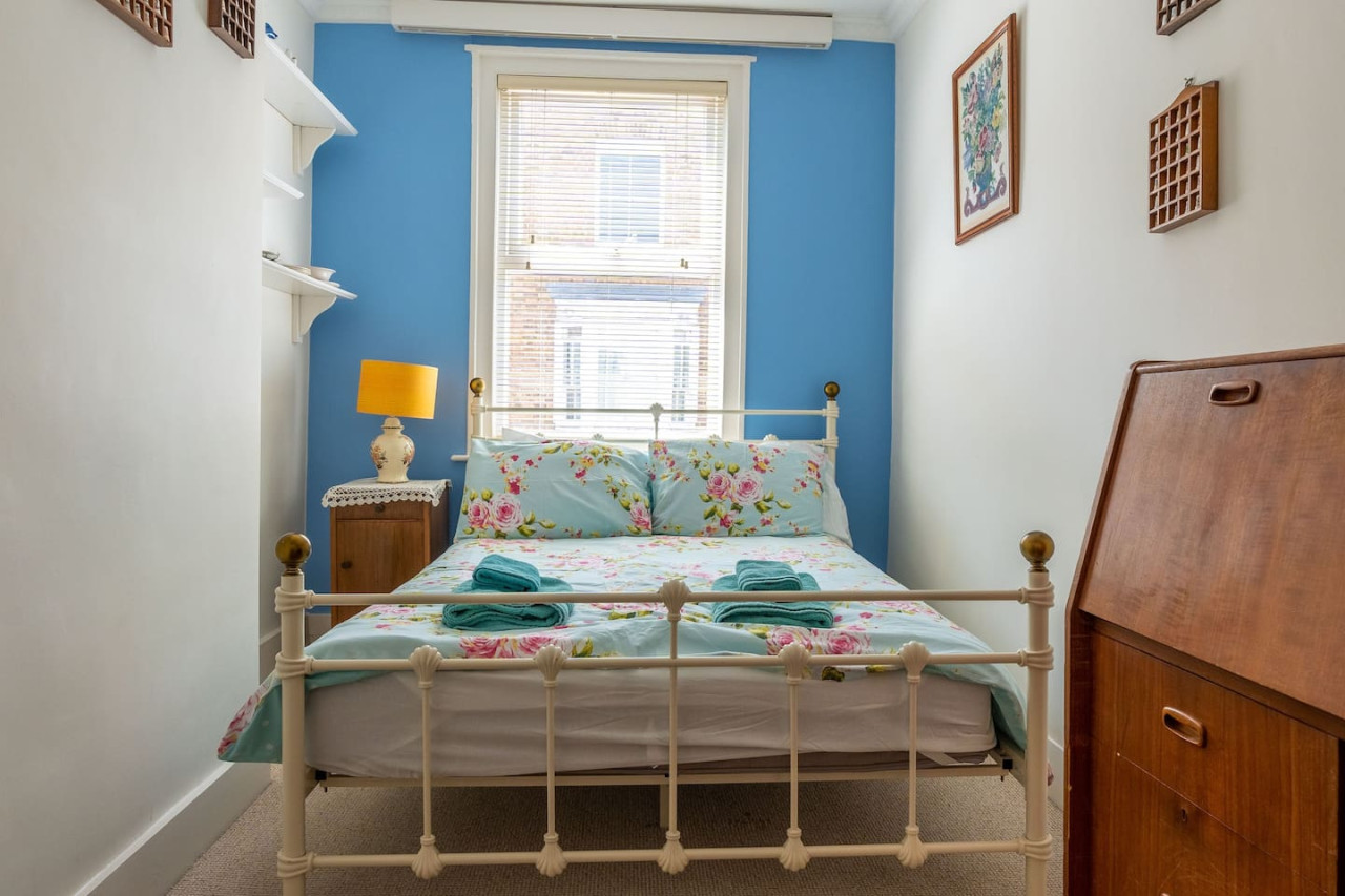 Ramsgate | Elegant Georgian Home | Harbour | Beach in 38 Addington Street - Property image 16 - VivreStays