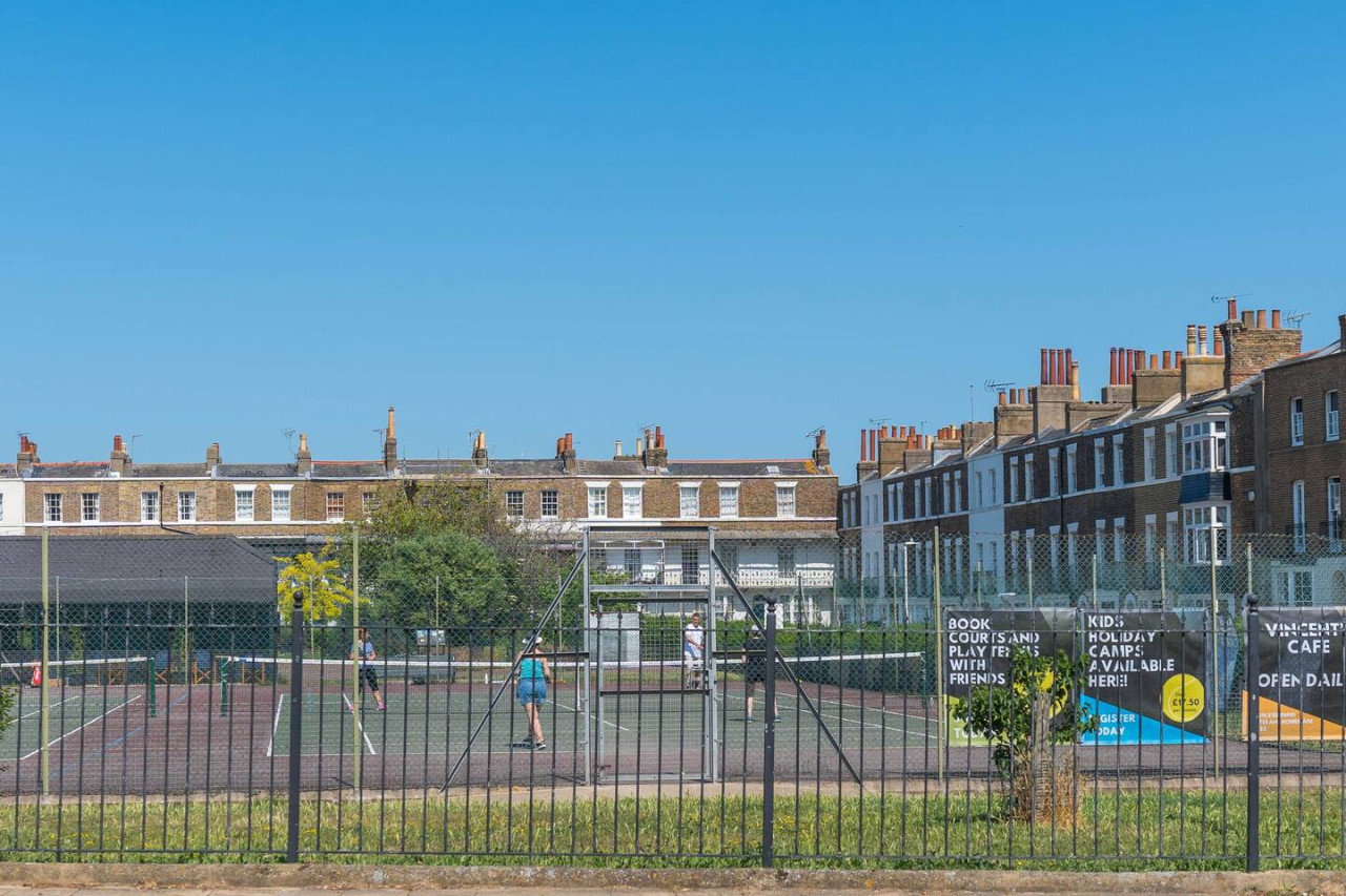 Ramsgate | Elegant Georgian Home | Harbour | Beach in 38 Addington Street - Property image 32 - VivreStays