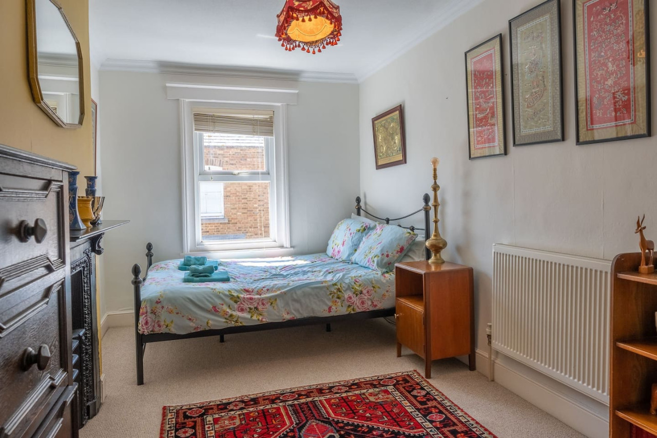 Ramsgate | Elegant Georgian Home | Harbour | Beach in 38 Addington Street - Property image 21 - VivreStays