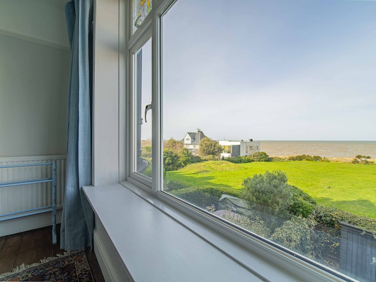 Westgate | Stunning Sea Views, Logburner, Gardens in 4 Carlton Road East Bayside House - Property image 51 - VivreStays