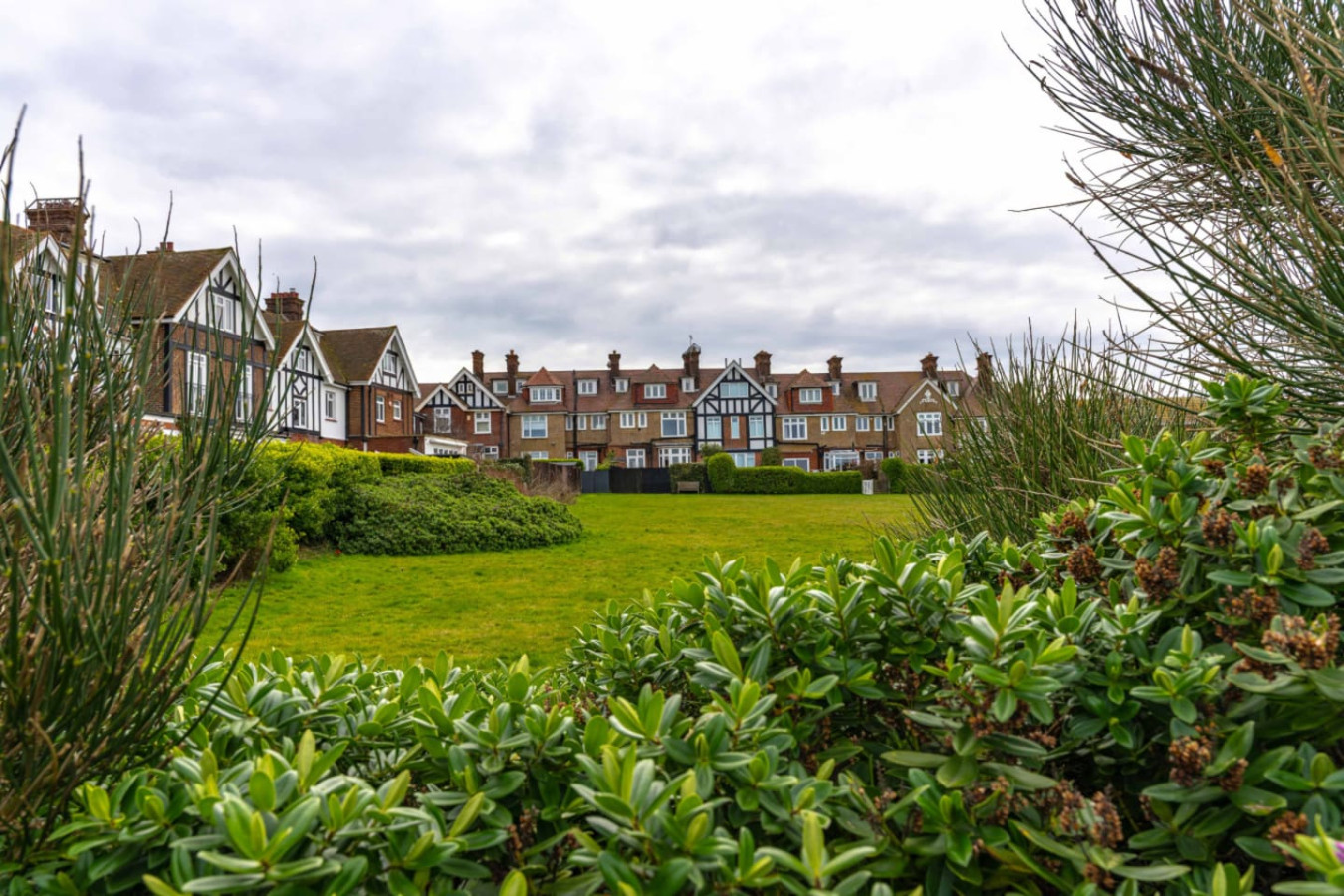 Westgate | Stunning Sea Views, Logburner, Gardens in 4 Carlton Road East Bayside House - Property image 20 - VivreStays