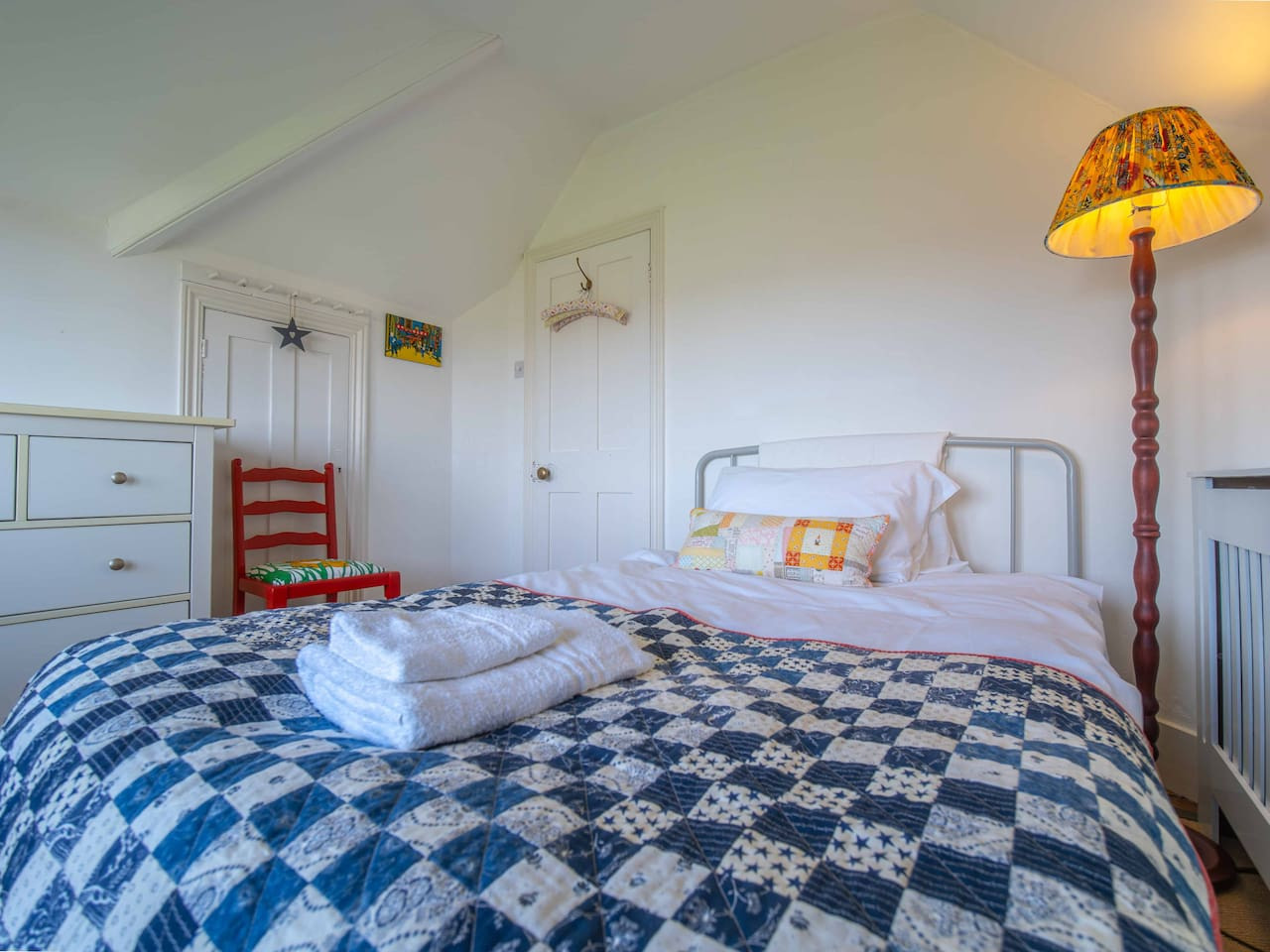Westgate | Stunning Sea Views, Logburner, Gardens in 4 Carlton Road East Bayside House - Property image 41 - VivreStays