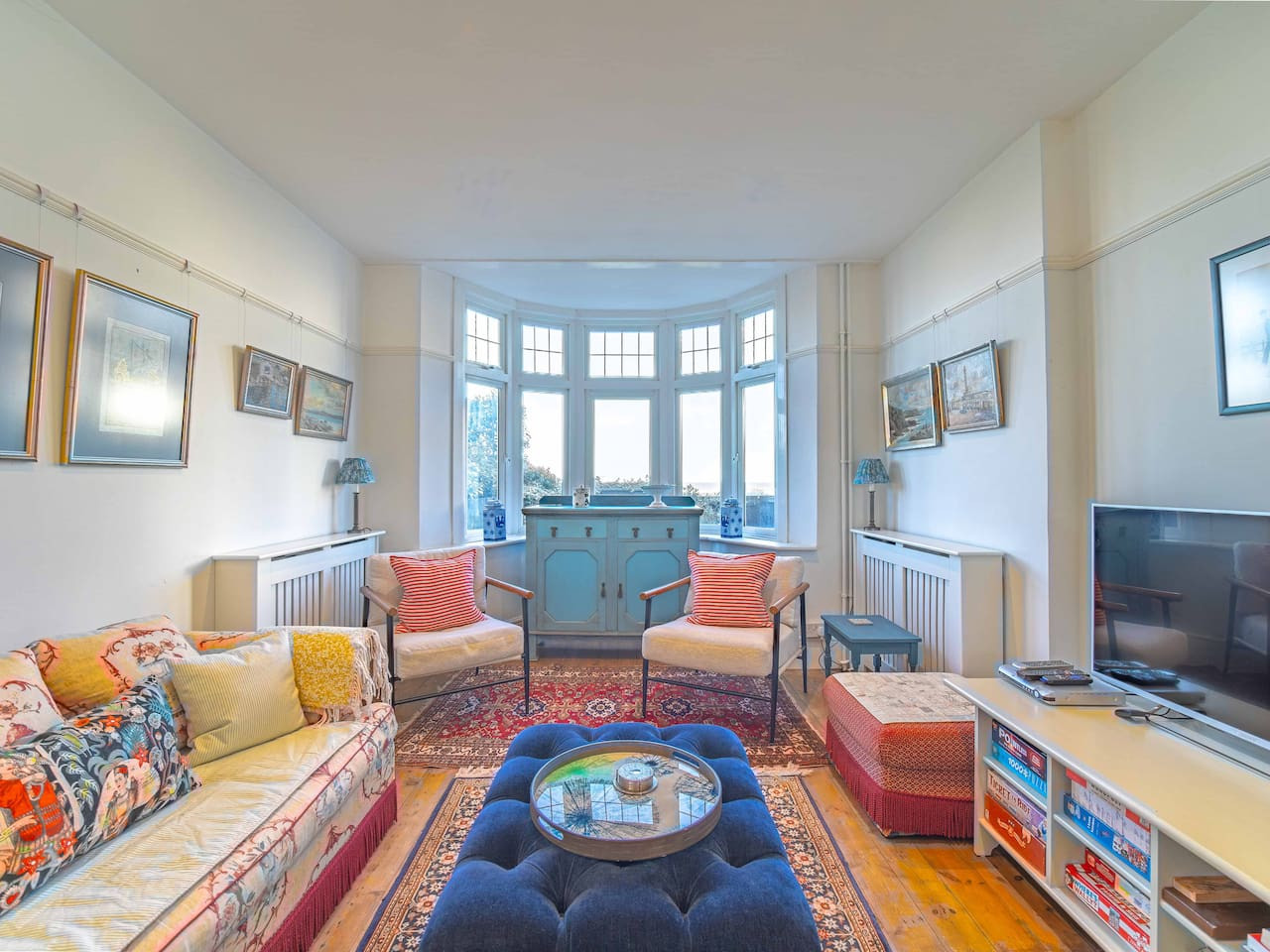 Westgate | Stunning Sea Views, Logburner, Gardens serviced apartment - Westgate on Sea - VivreStays