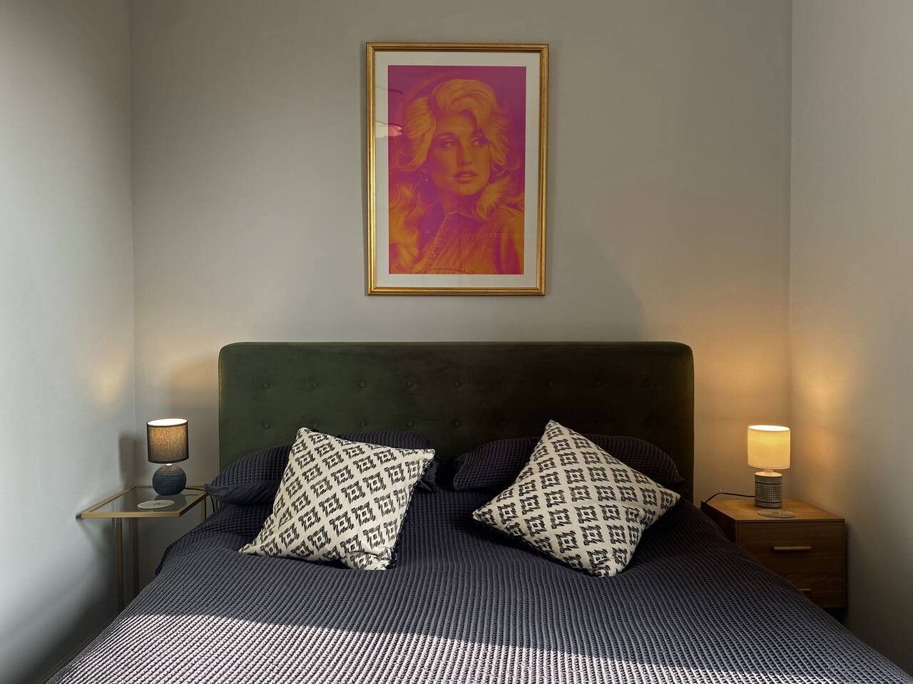 Deal |Stylish Home, Logburner, near Beach & Castle in 73 Gladstone Road - Property image 11 - VivreStays