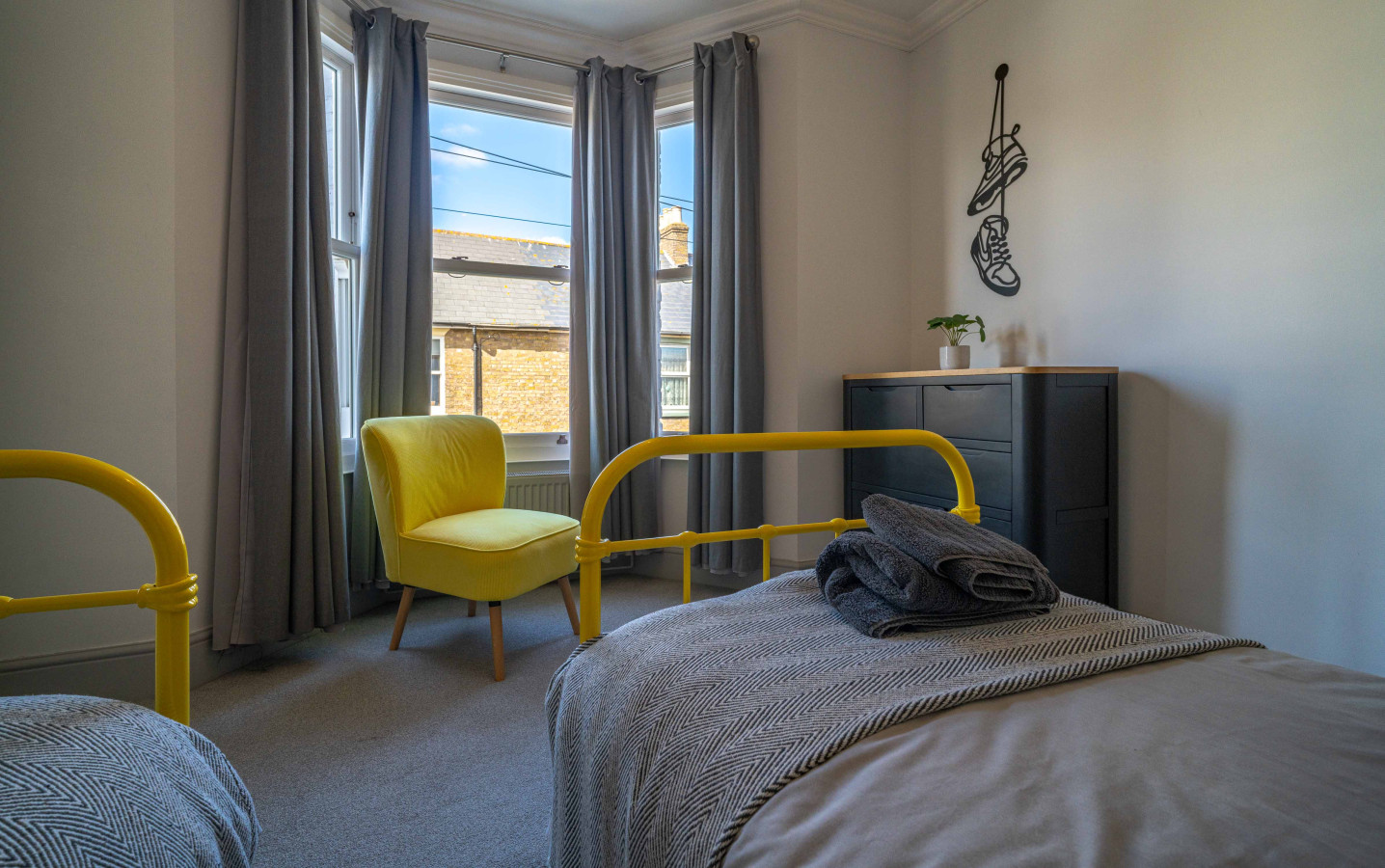 Deal |Stylish Home, Logburner, near Beach & Castle in 73 Gladstone Road - Property image 36 - VivreStays