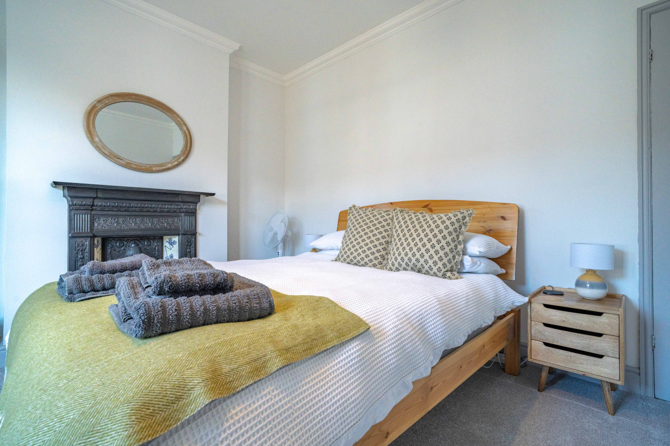Deal |Stylish Home, Logburner, near Beach & Castle in 73 Gladstone Road - Property image 3 - VivreStays