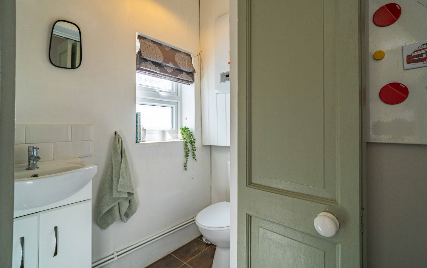 Deal |Stylish Home, Logburner, near Beach & Castle in 73 Gladstone Road - Property image 25 - VivreStays