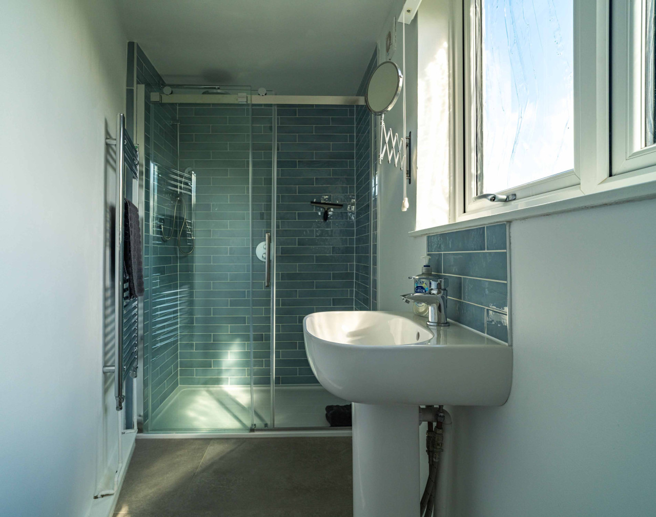 Deal |Stylish Home, Logburner, near Beach & Castle in 73 Gladstone Road - Property image 5 - VivreStays