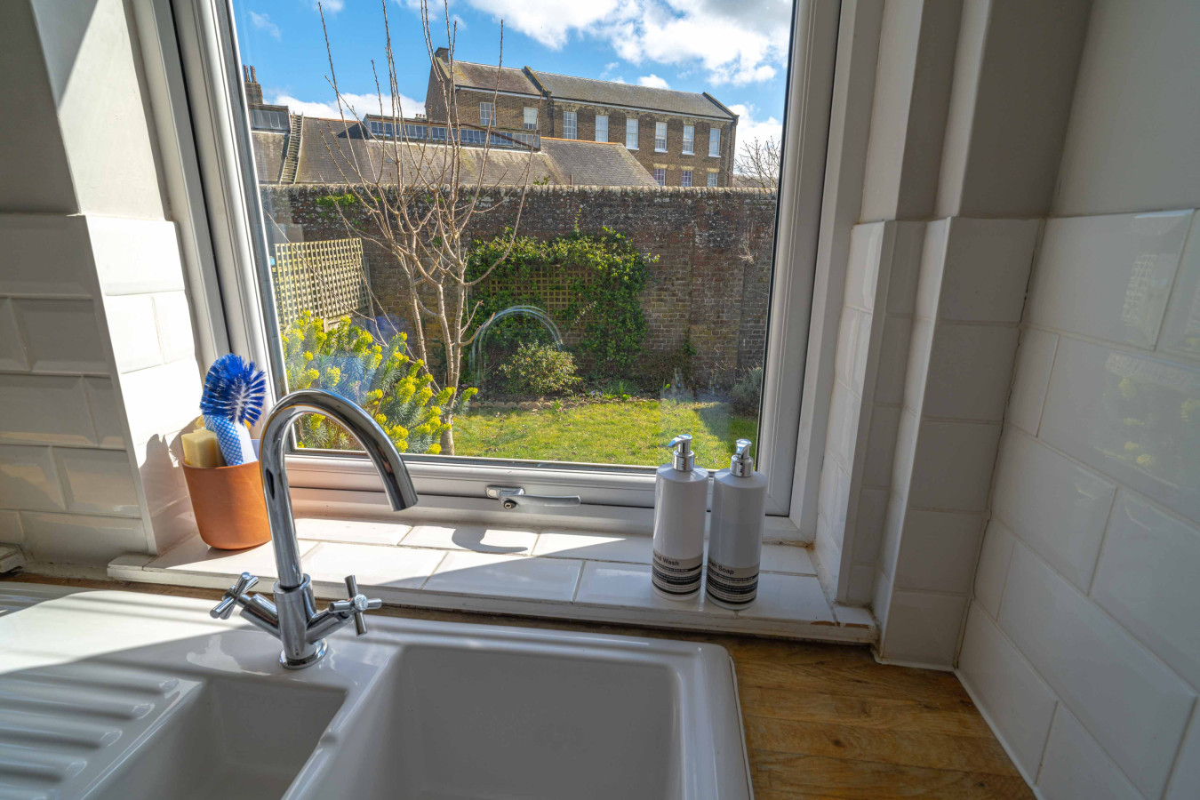 Deal |Stylish Home, Logburner, near Beach & Castle in 73 Gladstone Road - Property image 30 - VivreStays