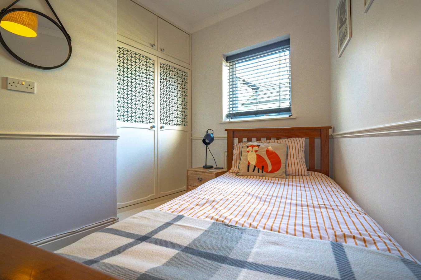 Deal |Stylish Home, Logburner, near Beach & Castle in 73 Gladstone Road - Property image 55 - VivreStays