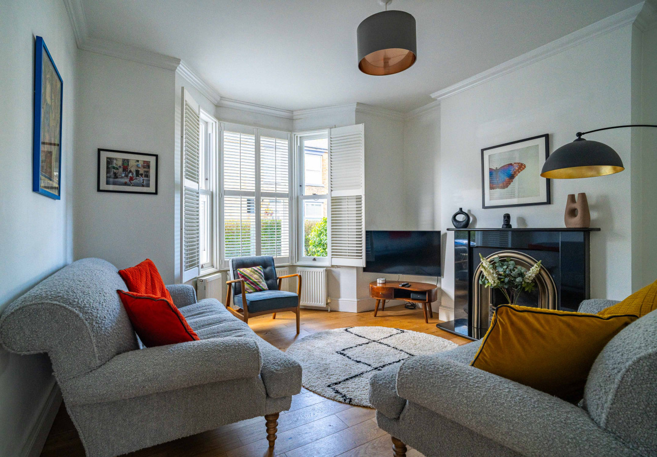 Deal |Stylish Home, Logburner, near Beach & Castle in 73 Gladstone Road - Property image 49 - VivreStays