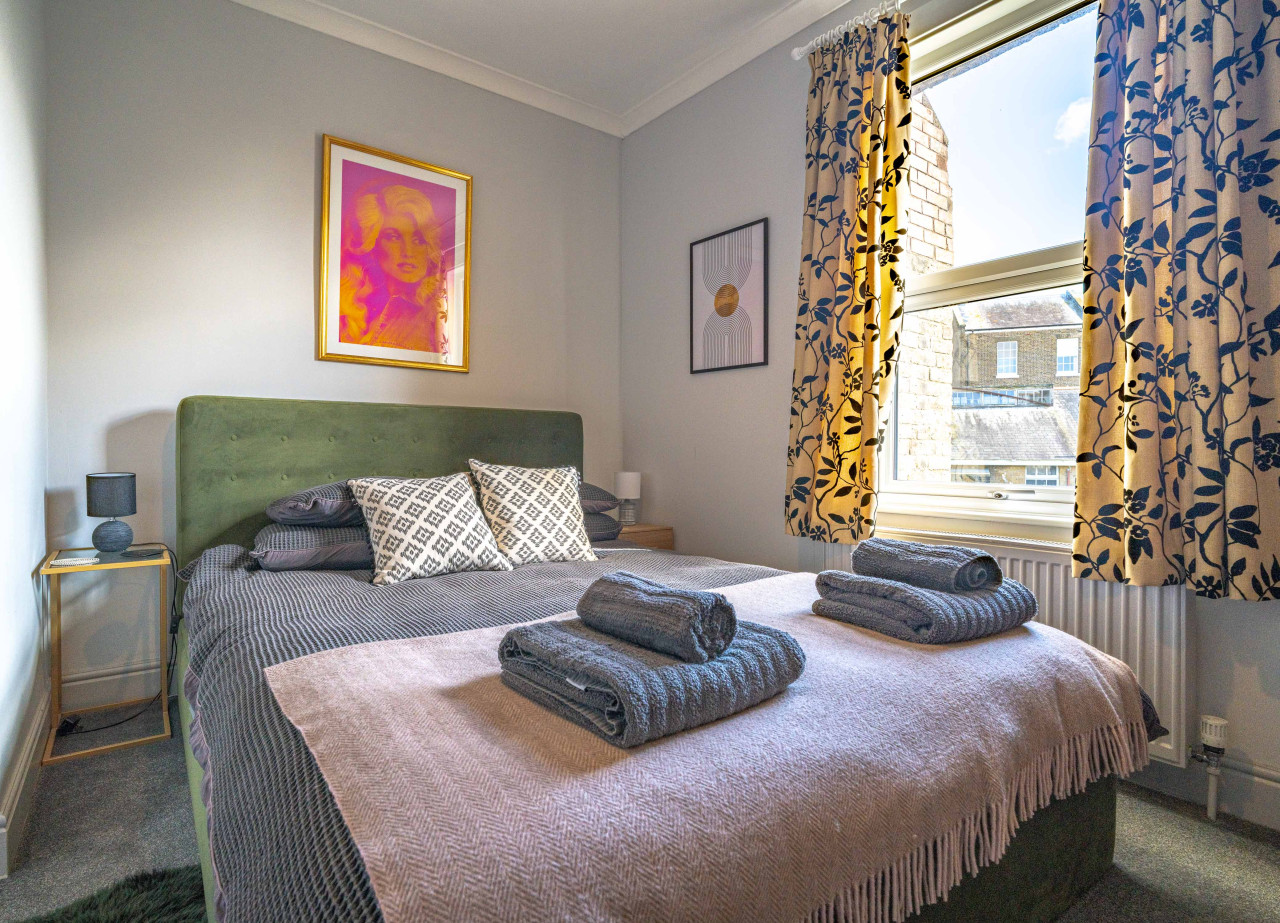 Deal |Stylish Home, Logburner, near Beach & Castle in 73 Gladstone Road - Property image 52 - VivreStays