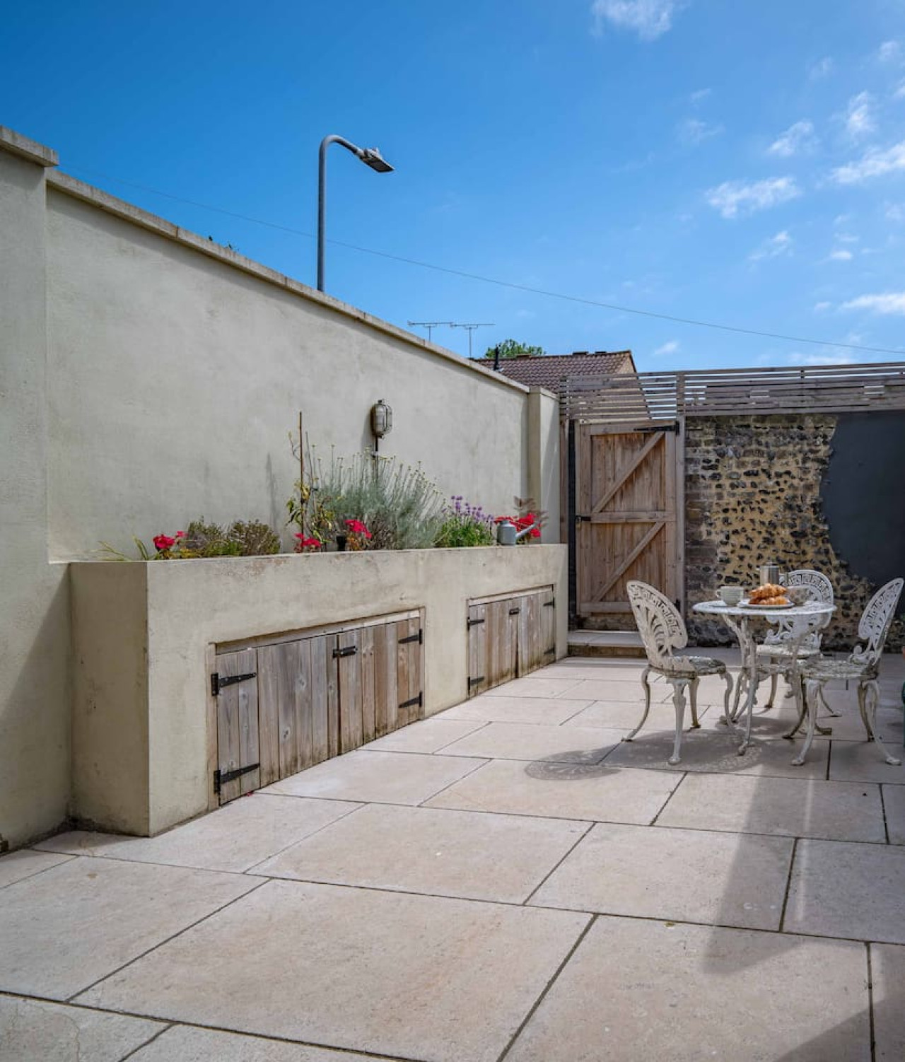 Margate |Stylish House nr Old Town | Beach |Garden |3bedrooms in 24 Dane Hill - Property image 13 - VivreStays