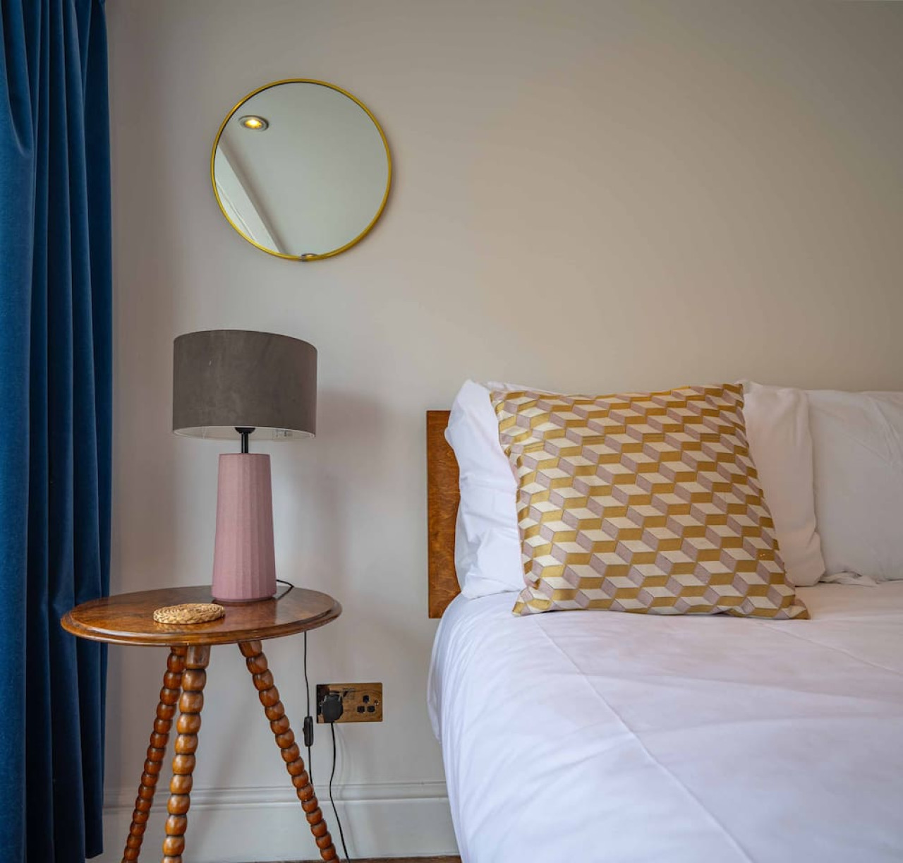 Margate |Stylish House nr Old Town | Beach |Garden |3bedrooms in 24 Dane Hill - Property image 16 - VivreStays