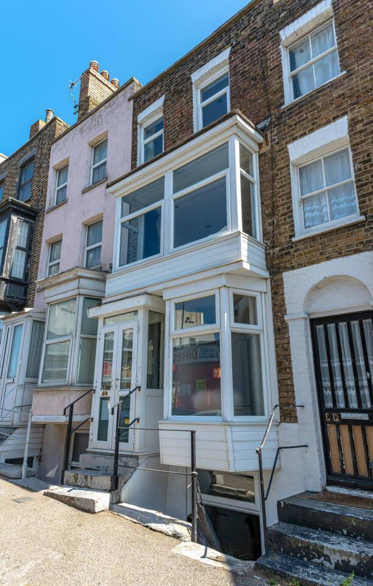 Margate |Stylish House nr Old Town | Beach |Garden |3bedrooms in 24 Dane Hill - Property image 51 - VivreStays