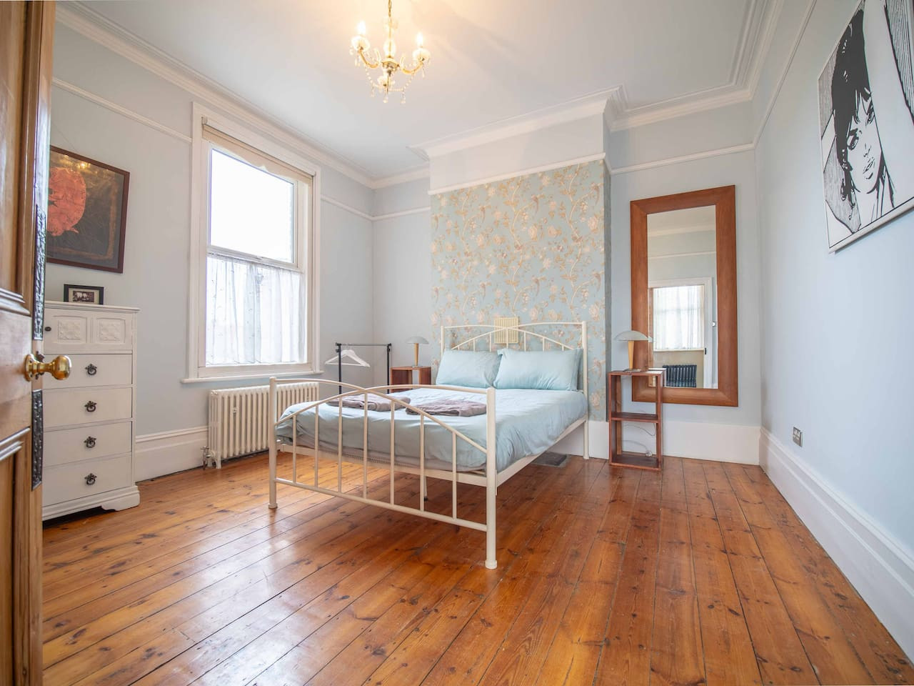 Broadstairs | Spacious Heritage House | 5Beds & 2 Bathrooms | Central Location in 53 Queens Road - Property image 6 - VivreStays