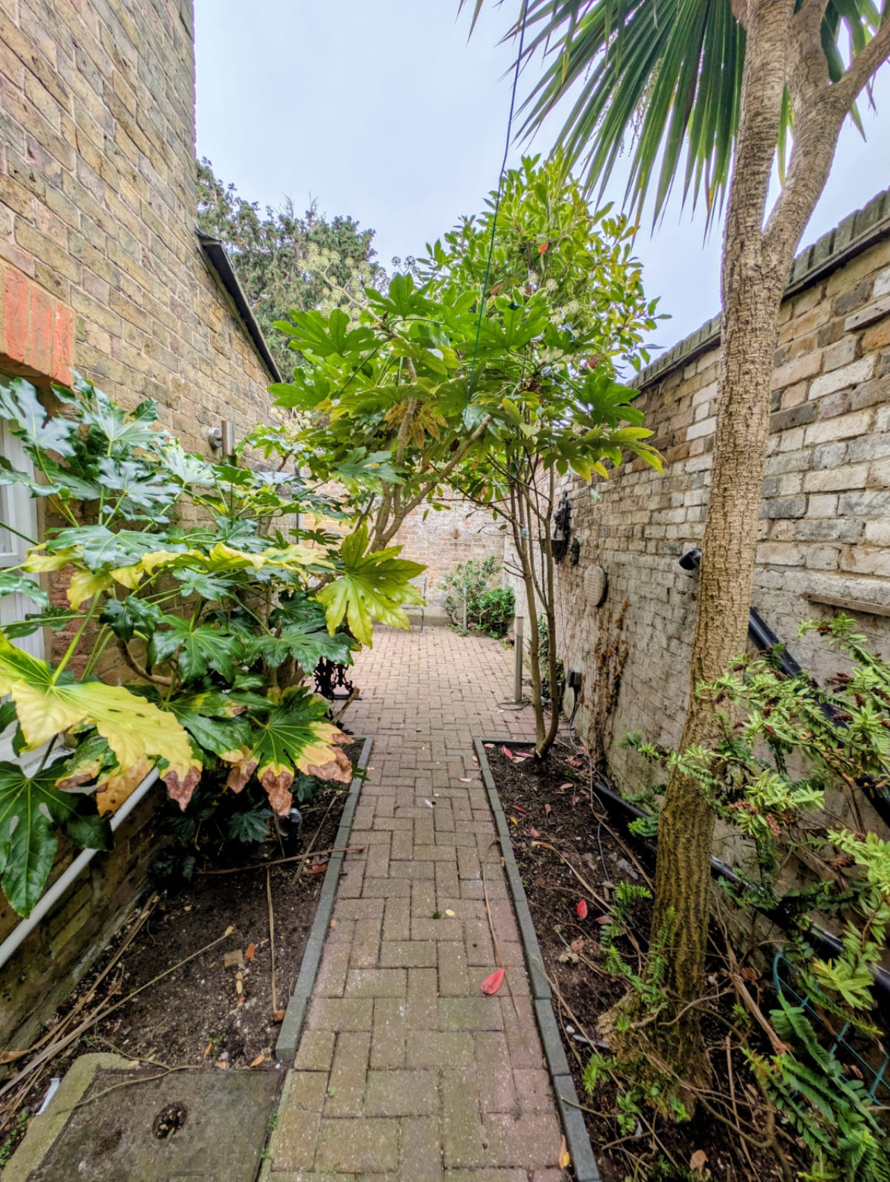 Broadstairs | Spacious Heritage House | 5Beds & 2 Bathrooms | Central Location in 53 Queens Road - Property image 45 - VivreStays
