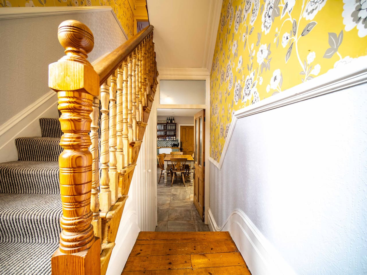 Broadstairs | Spacious Heritage House | 5Beds & 2 Bathrooms | Central Location in 53 Queens Road - Property image 14 - VivreStays
