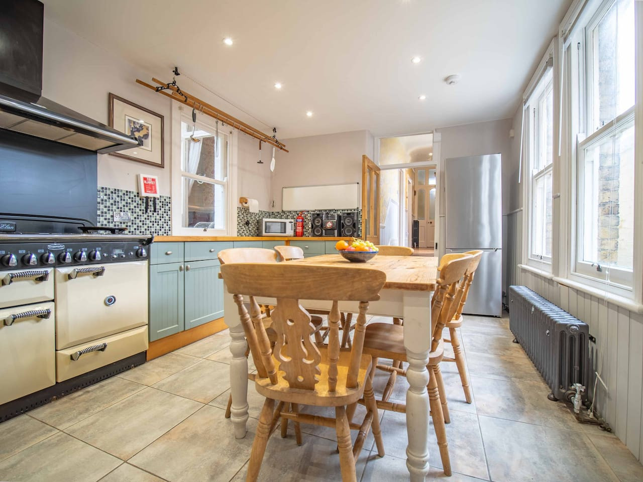 Broadstairs | Spacious Heritage House | 5Beds & 2 Bathrooms | Central Location in 53 Queens Road - Property image 17 - VivreStays