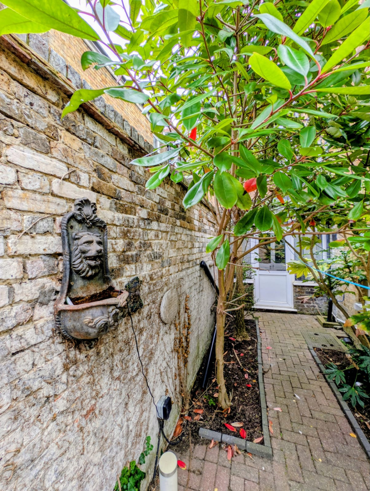 Broadstairs | Spacious Heritage House | 5Beds & 2 Bathrooms | Central Location in 53 Queens Road - Property image 44 - VivreStays