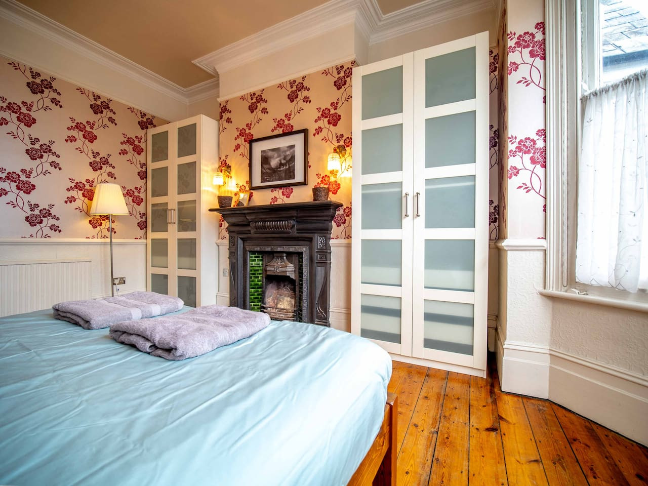 Broadstairs | Spacious Heritage House | 5Beds & 2 Bathrooms | Central Location in 53 Queens Road - Property image 10 - VivreStays