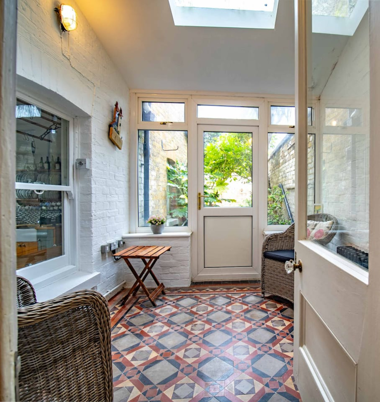 Broadstairs | Spacious Heritage House | 5Beds & 2 Bathrooms | Central Location in 53 Queens Road - Property image 12 - VivreStays