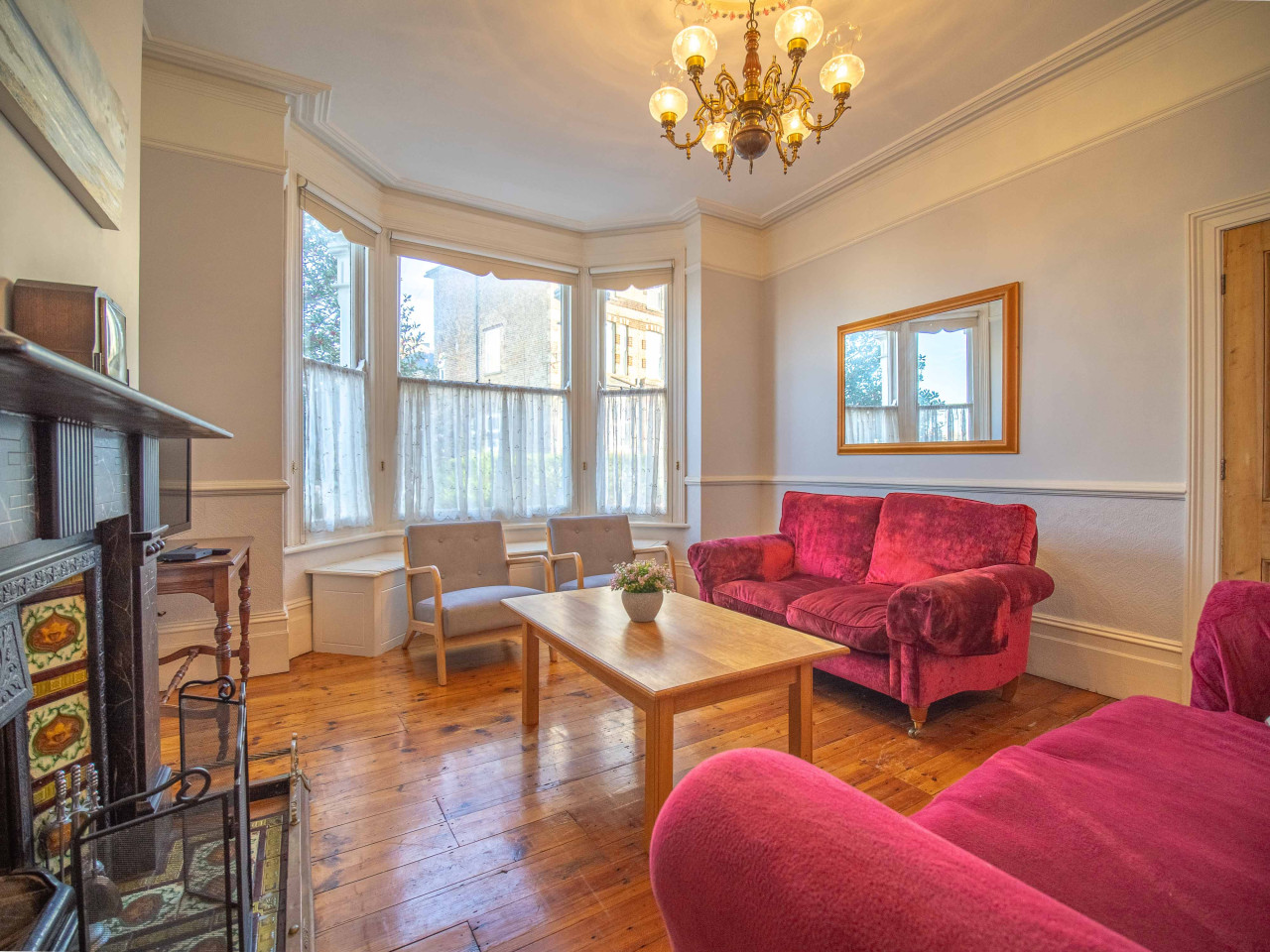 Broadstairs | Spacious Heritage House | 5Beds & 2 Bathrooms | Central Location in 53 Queens Road - Property image 42 - VivreStays