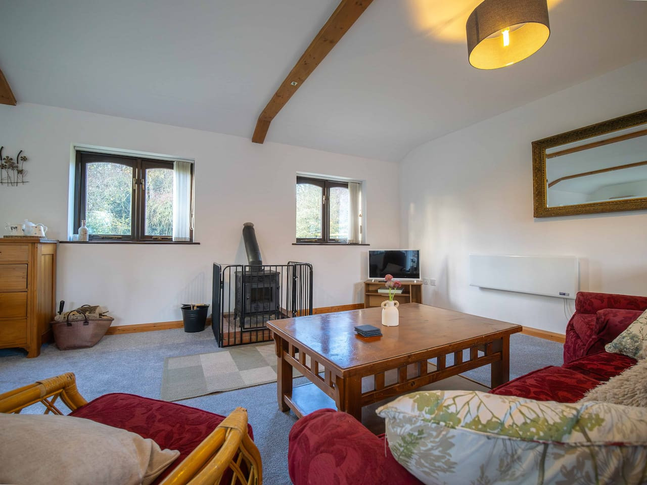 Rural Canterbury | Sheep Shed | Barn Conversion on a Farm | sleeps 4 in The Sheep Shed, Mill Lane, Courthope Farm - Property image 8 - VivreStays