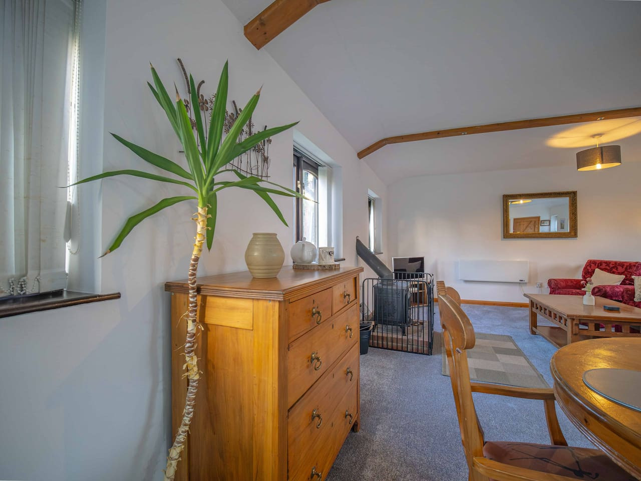 Rural Canterbury | Sheep Shed | Barn Conversion on a Farm | sleeps 4 in The Sheep Shed, Mill Lane, Courthope Farm - Property image 7 - VivreStays