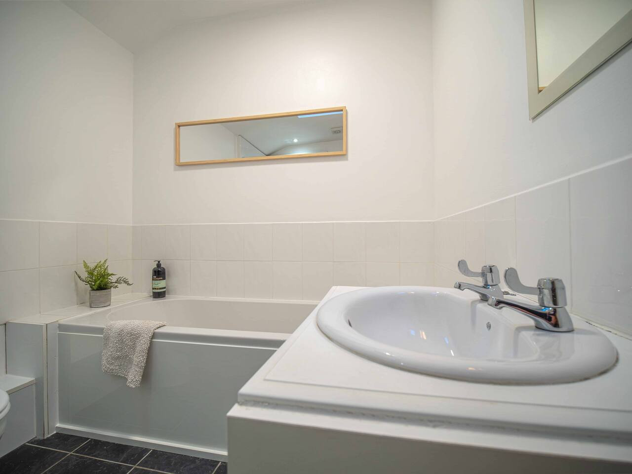 Rural Canterbury | Sheep Shed | Barn Conversion on a Farm | sleeps 4 in The Sheep Shed, Mill Lane, Courthope Farm - Property image 19 - VivreStays