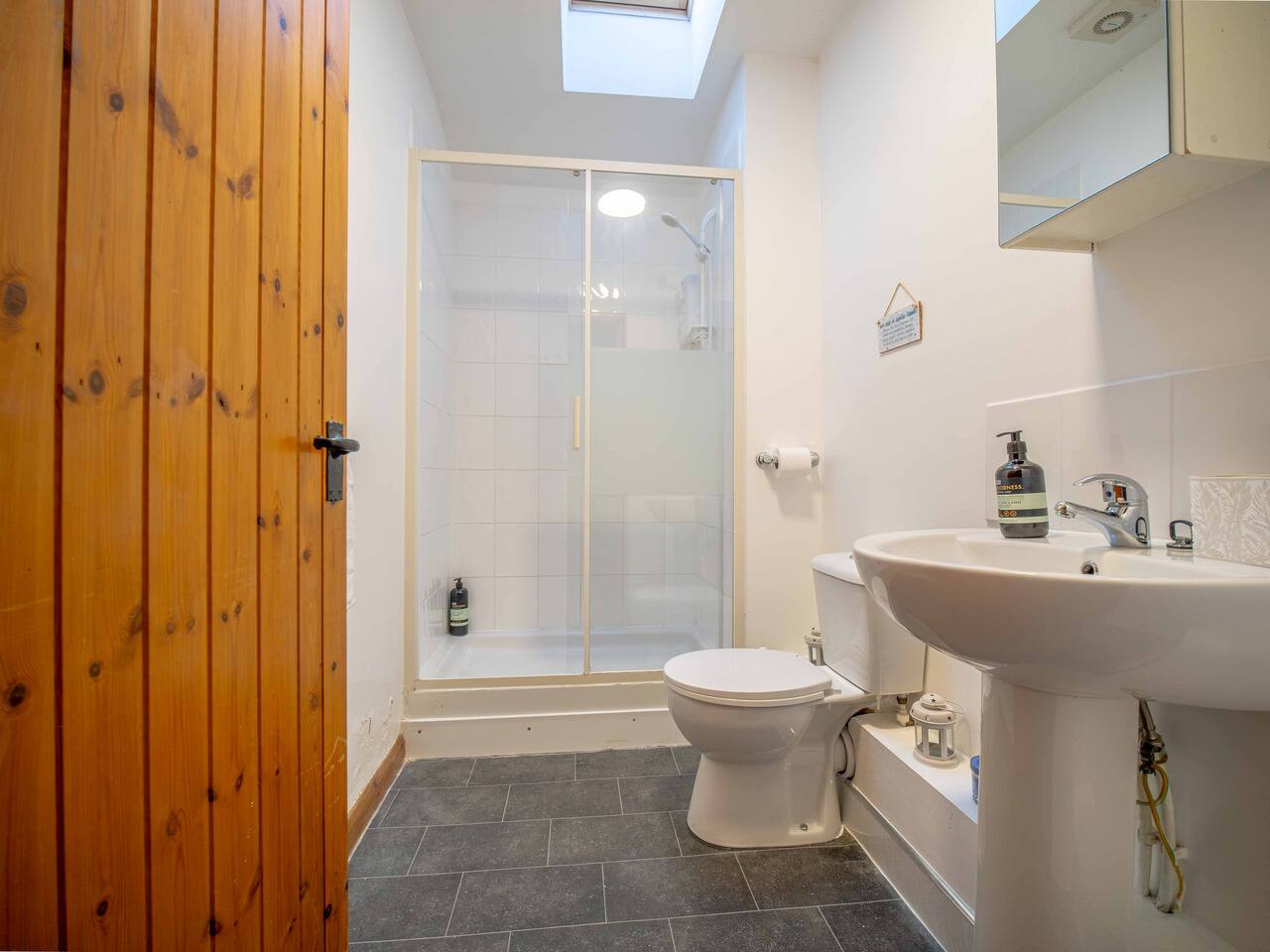 Rural Canterbury | Sheep Shed | Barn Conversion on a Farm | sleeps 4 in The Sheep Shed, Mill Lane, Courthope Farm - Property image 11 - VivreStays