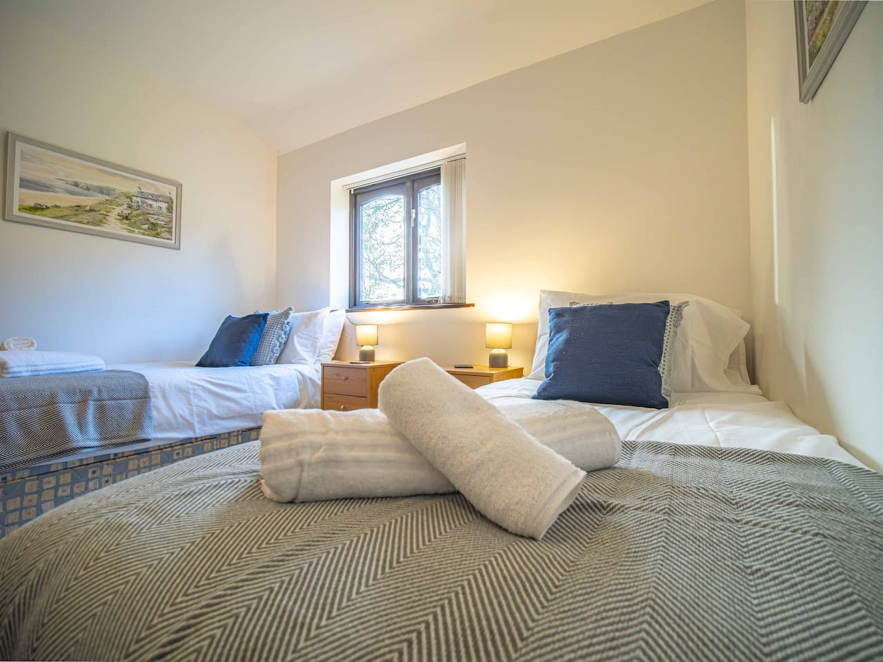 Rural Canterbury | Sheep Shed | Barn Conversion on a Farm | sleeps 4 in The Sheep Shed, Mill Lane, Courthope Farm - Property image 10 - VivreStays
