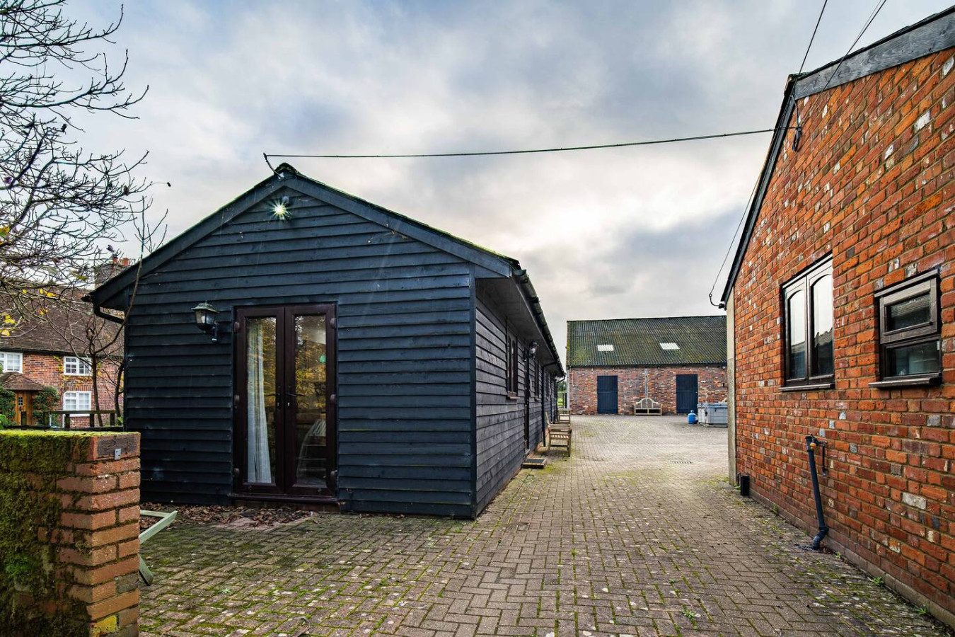 Rural Canterbury |Goose Shed | Courthope Farm Cottage | Cosy Electric Fire in The Goose Shed, Courthope Farm, Mill Lane The Goose Shed - Property image 3 - VivreStays