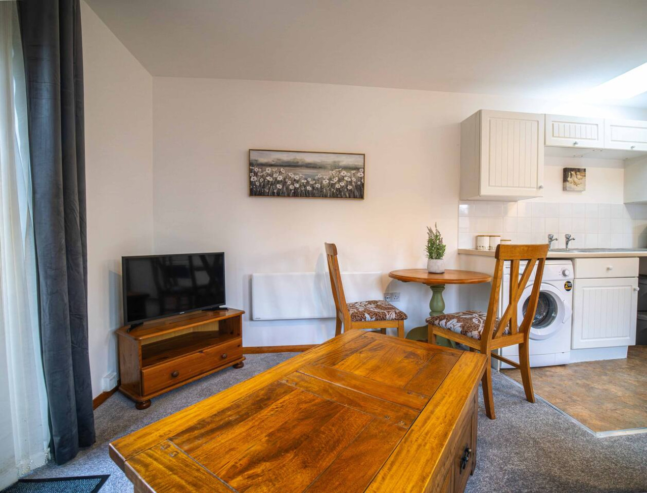 Rural Canterbury |Goose Shed | Courthope Farm Cottage | Cosy Electric Fire in The Goose Shed, Courthope Farm, Mill Lane The Goose Shed - Property image 11 - VivreStays